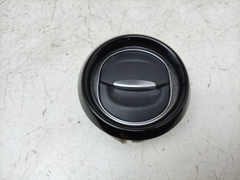 Recambio de aireador derecho para renault captur i (j5_, h5_) 0.9 tce 90 referencia OEM IAM  687608143R 