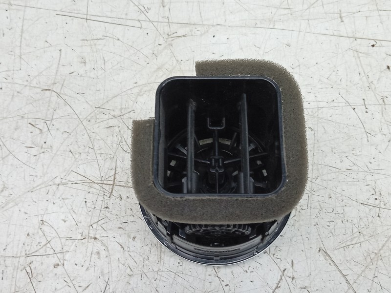 Recambio de rejilla aireadora para audi a3 sportback (8va) attraction referencia OEM IAM  8V0820901A 