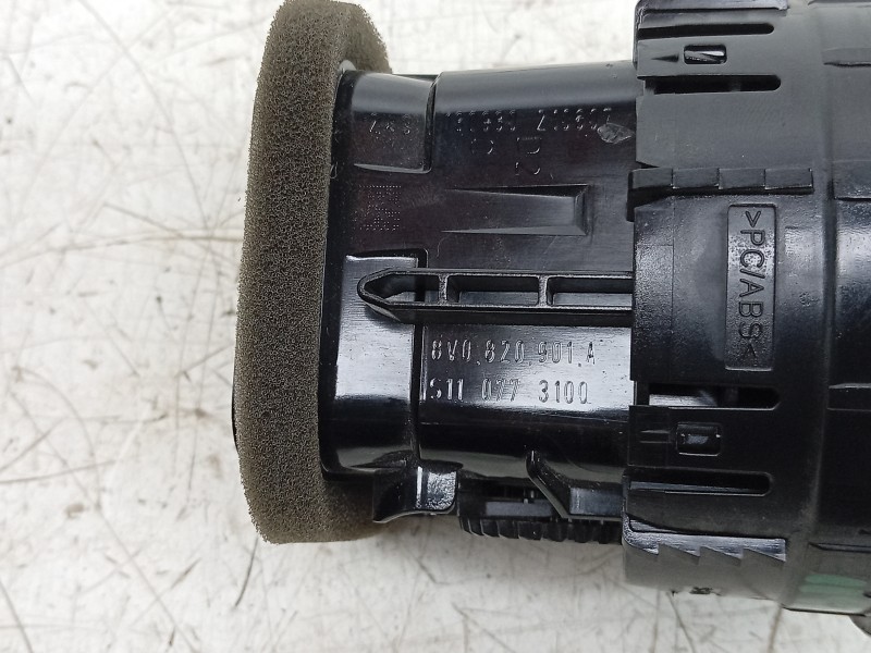 Recambio de rejilla aireadora para audi a3 sportback (8va) attraction referencia OEM IAM  8V0820901A 