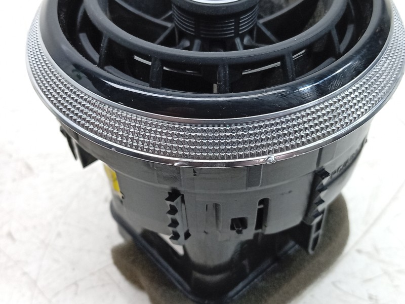 Recambio de rejilla aireadora para audi a3 sportback (8va) attraction referencia OEM IAM  8V0820901A 