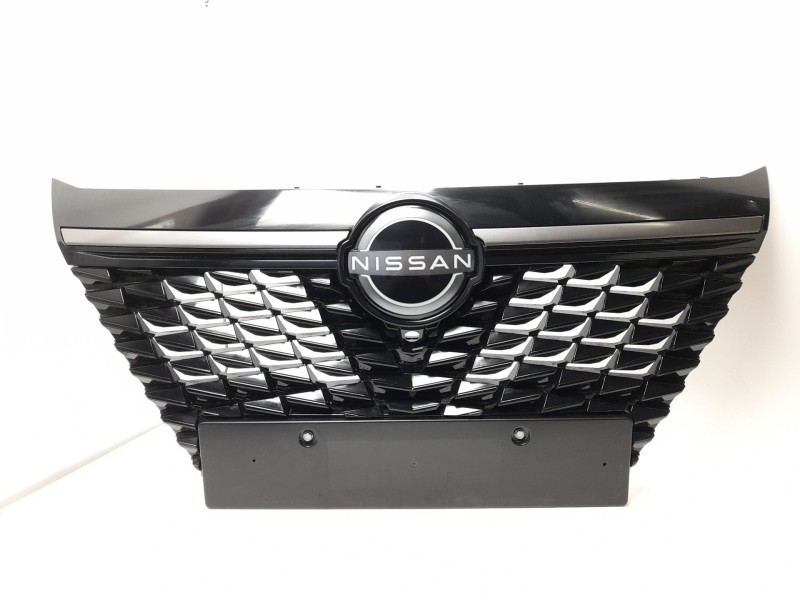 Recambio de rejilla delantera para nissan qashqai iii (j12) 1.5 vc-t referencia OEM IAM  62310HN10A 
