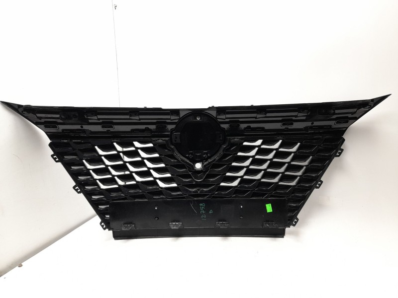 Recambio de rejilla delantera para nissan qashqai iii (j12) 1.5 vc-t referencia OEM IAM  62310HN10A 