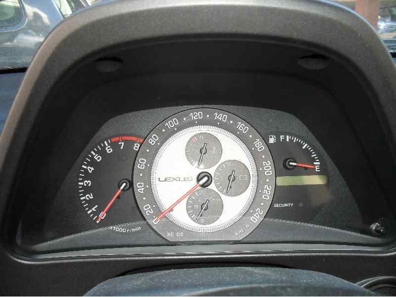 toyota lexus is 200 (gxe10) del año 2000
