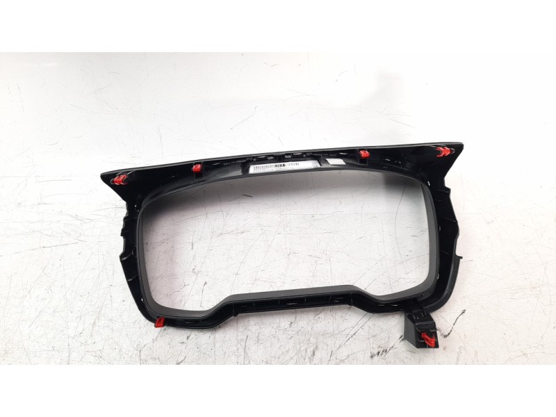 Recambio de moldura para toyota corolla (e21) referencia OEM IAM 5541102C10  