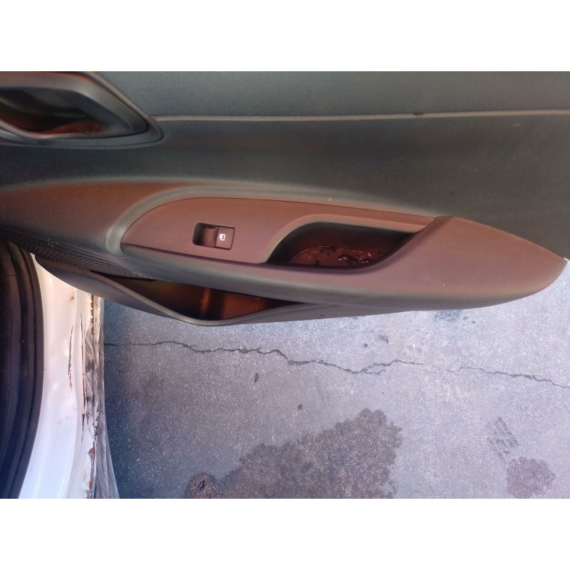 Recambio de mando elevalunas trasero derecho para hyundai i20 iii (bc3, bi3) 1.0 t-gdi referencia OEM IAM   