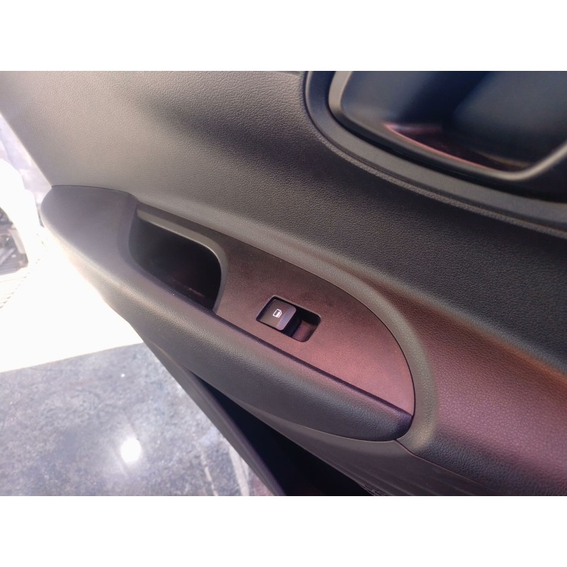 Recambio de mando elevalunas trasero izquierdo para hyundai i20 iii (bc3, bi3) 1.0 t-gdi referencia OEM IAM   