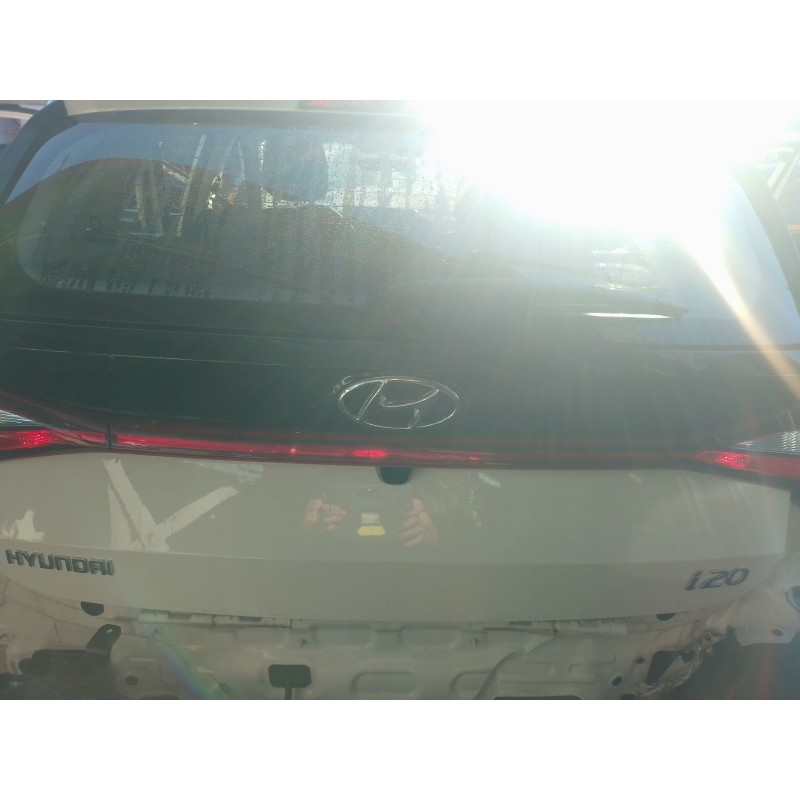 Recambio de piloto trasero central para hyundai i20 iii (bc3, bi3) 1.0 t-gdi referencia OEM IAM   