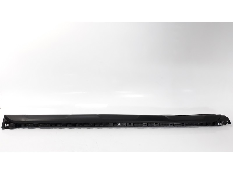 Recambio de estribos laterales para dacia duster ii essential referencia OEM IAM 768519302R  