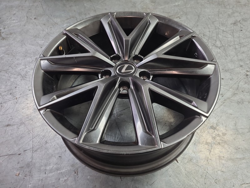 Recambio de llanta para lexus lbx referencia OEM IAM  4261152E00 