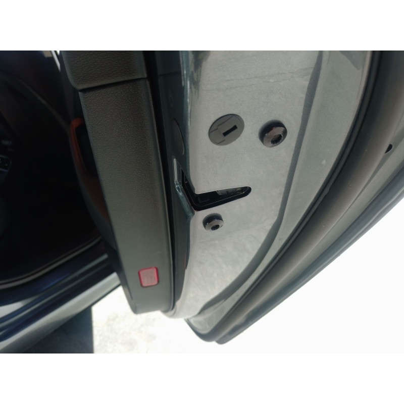 Recambio de cerradura puerta trasera derecha para audi a3 sportback (8va, 8vf) 1.6 tdi referencia OEM IAM   