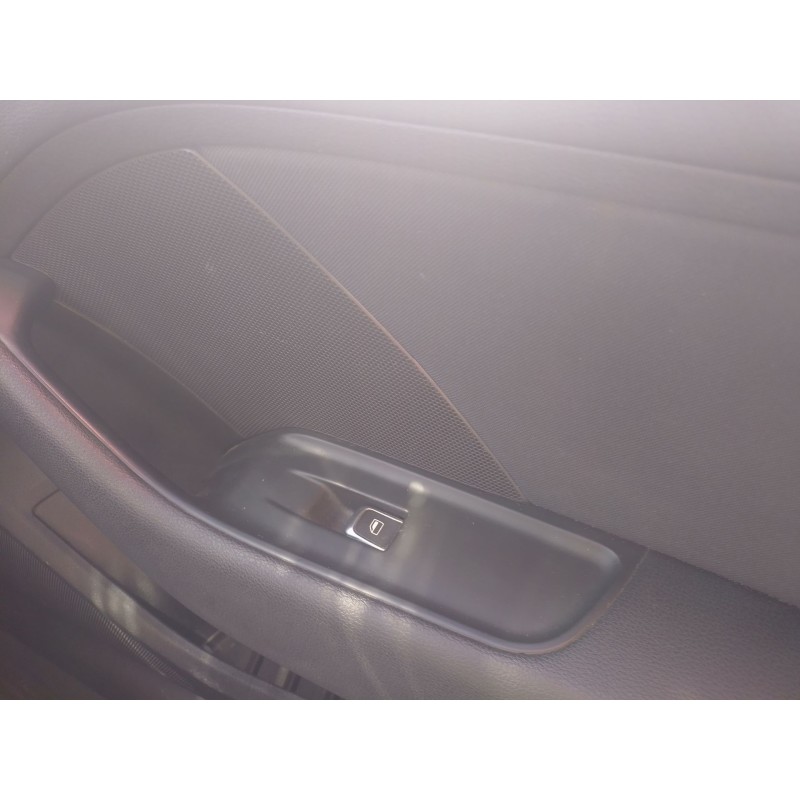 Recambio de mando elevalunas delantero derecho para audi a3 sportback (8va, 8vf) 1.6 tdi referencia OEM IAM   