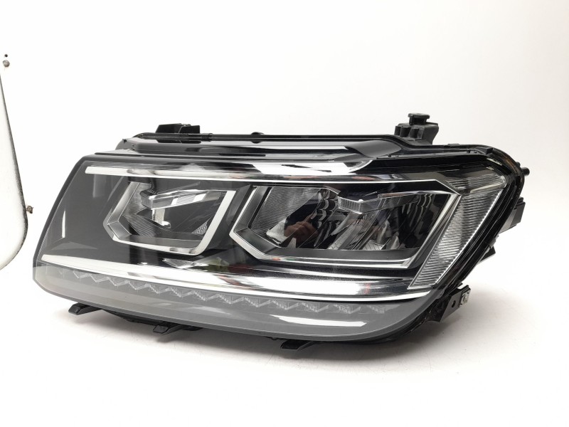 Recambio de faro izquierdo para volkswagen tiguan (ad1, ax1) 1.4 tsi referencia OEM IAM  5NB941035B 104LPP532/2571023