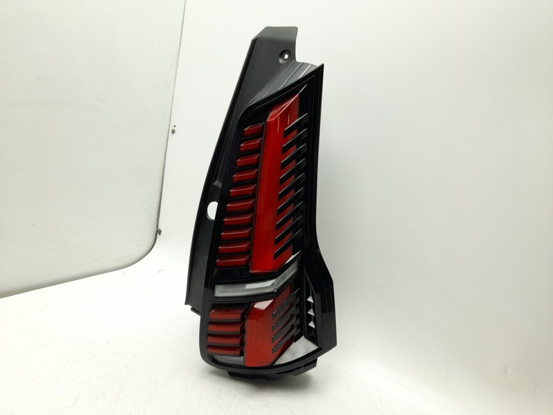 Recambio de piloto trasero derecho para renault 5 e-tech 150 referencia OEM IAM  265506296R 