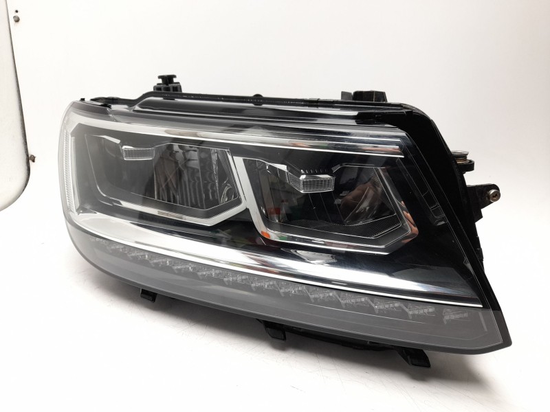 Recambio de faro derecho para volkswagen tiguan (ad1, ax1) 1.4 tsi referencia OEM IAM  5NB941036B 104LPP531/2571024