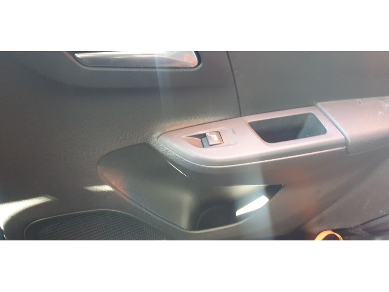 Recambio de mando elevalunas trasero derecho para opel corsa f 1.2 referencia OEM IAM 98044803ZD  