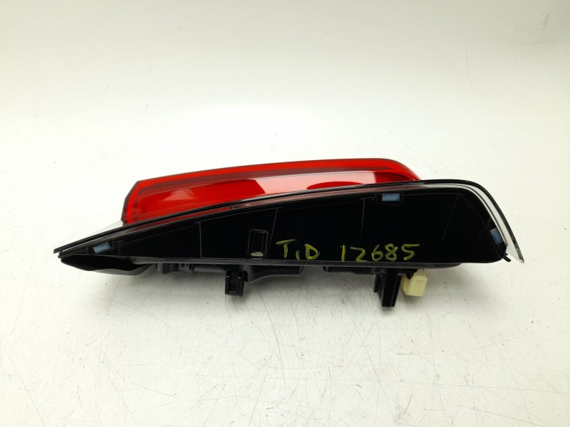 Recambio de piloto trasero derecho interior para bmw 3 touring m3 competition xdrive referencia OEM IAM  63215A3BC62 