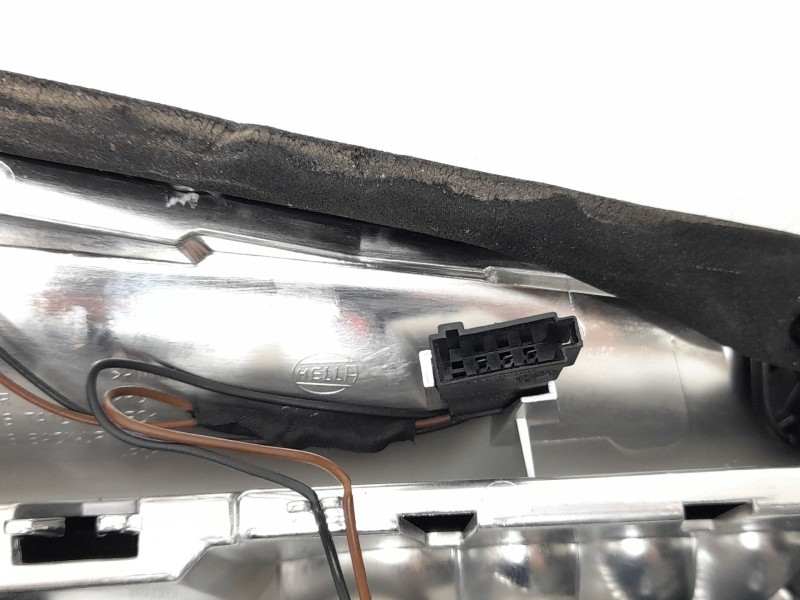 Recambio de piloto trasero derecho interior para opel crossland referencia OEM IAM  39235960 
