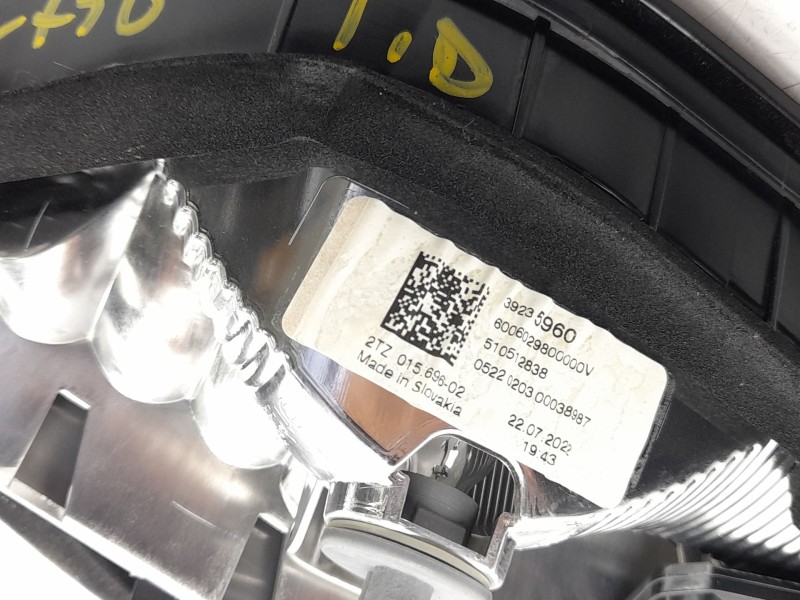 Recambio de piloto trasero derecho interior para opel crossland referencia OEM IAM  39235960 