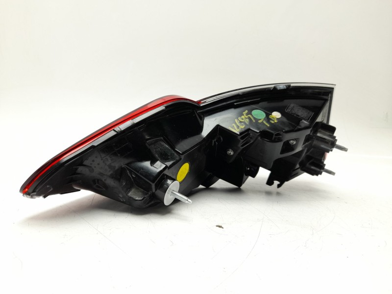 Recambio de piloto trasero derecho para bmw 3 touring m3 competition xdrive referencia OEM IAM  63215A3BC72 