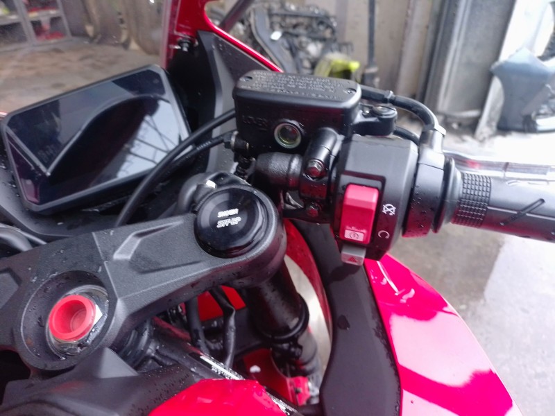 Recambio de piña luces derecha para honda cbr (601cc - ) cbr 650 r (rh07, rh01) referencia OEM IAM   