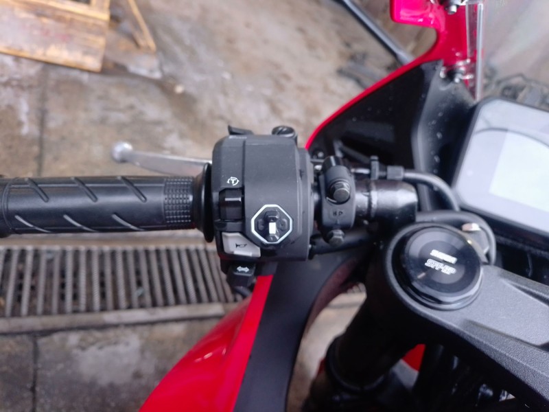 Recambio de piña luces izquierda para honda cbr (601cc - ) cbr 650 r (rh07, rh01) referencia OEM IAM   