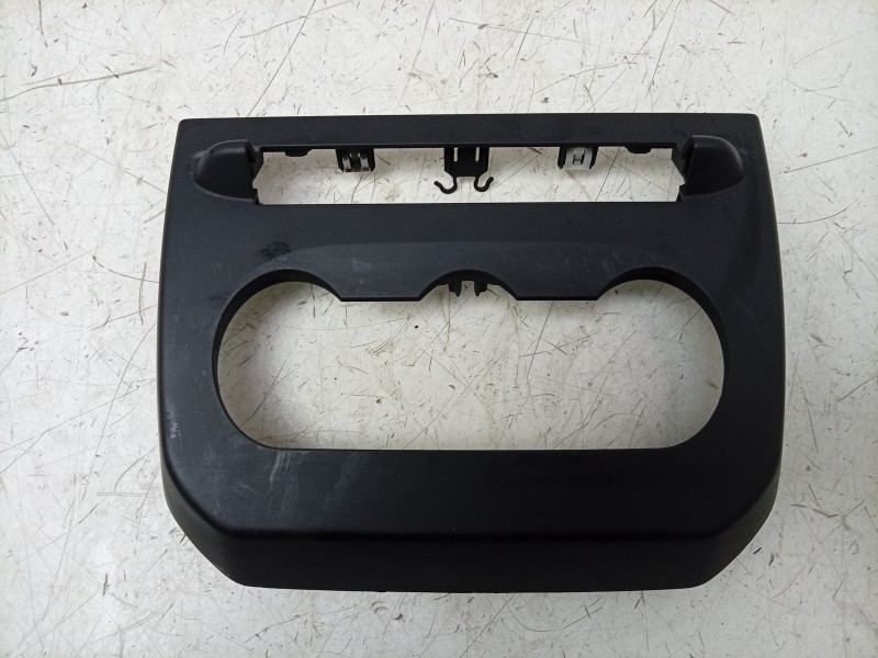 Recambio de moldura para renault express furgón/monospace 1.5 blue dci 75 (f6aa) referencia OEM IAM  682601021R 