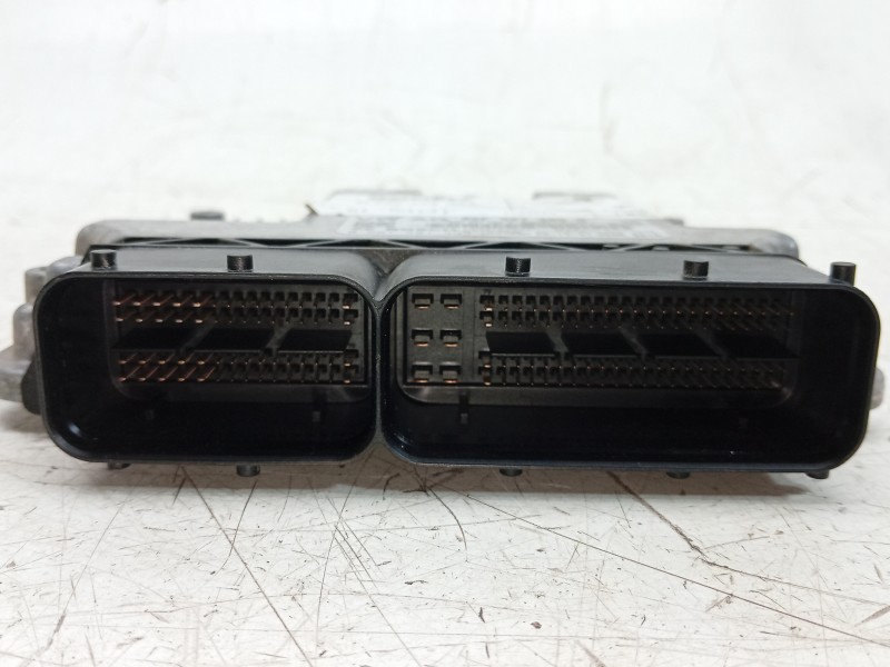 Recambio de centralita motor uce para volkswagen t-roc (a11, d11) 1.5 tsi referencia OEM IAM 0261S21433 05E907309H 