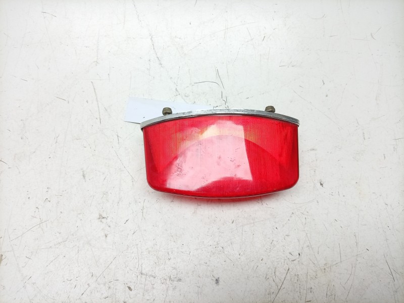 Recambio de piloto trasero central para guzzi nevada nevada 750 referencia OEM IAM  GU31740960 