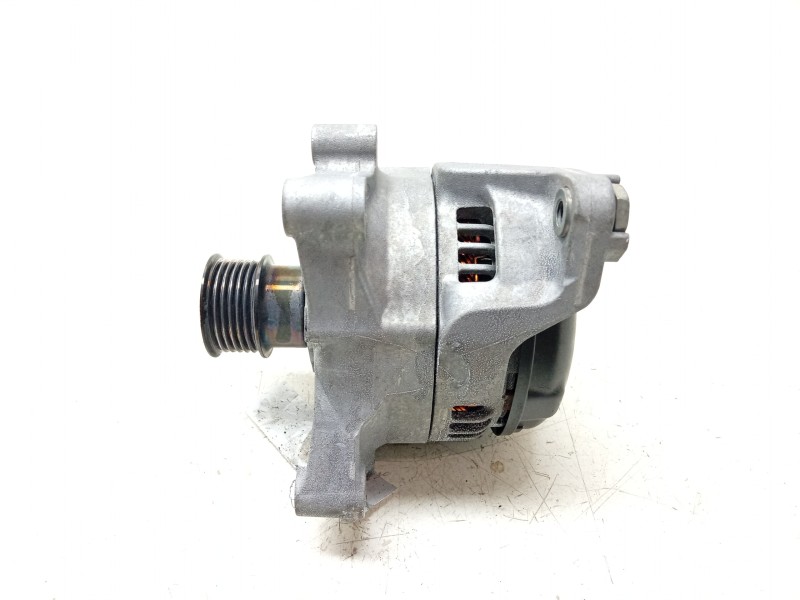 Recambio de alternador para bmw 1 (f40) 118 d referencia OEM IAM 1042119200 8627124 ALF670A04HQ