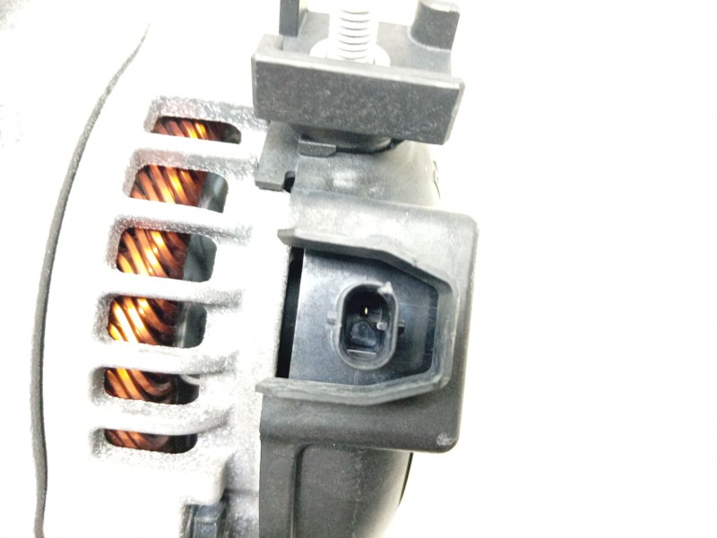 Recambio de alternador para bmw 1 (f40) 118 d referencia OEM IAM 1042119200 8627124 ALF670A04HQ