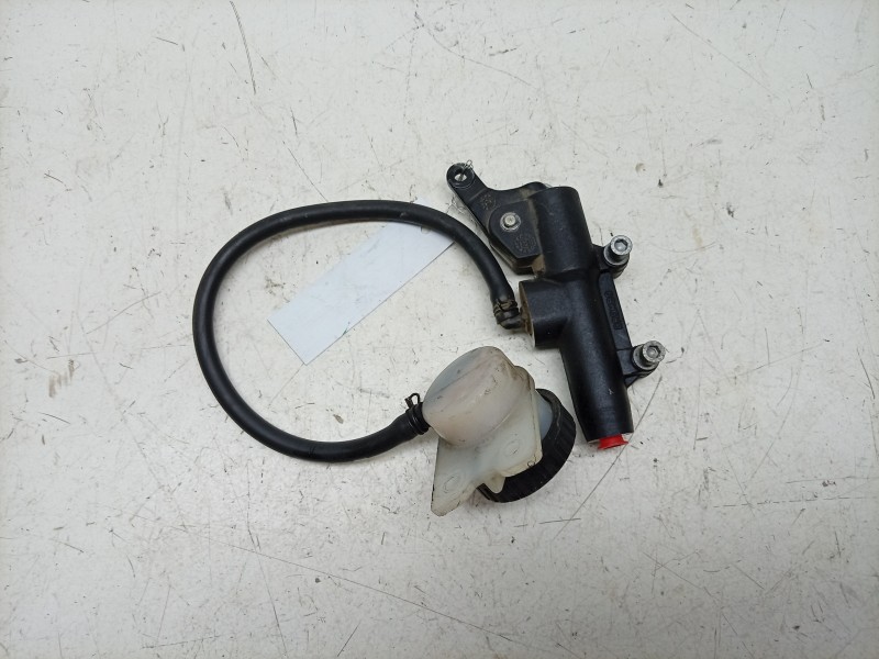 Recambio de bomba freno trasera para guzzi nevada nevada 750 referencia OEM IAM  AP8133643 