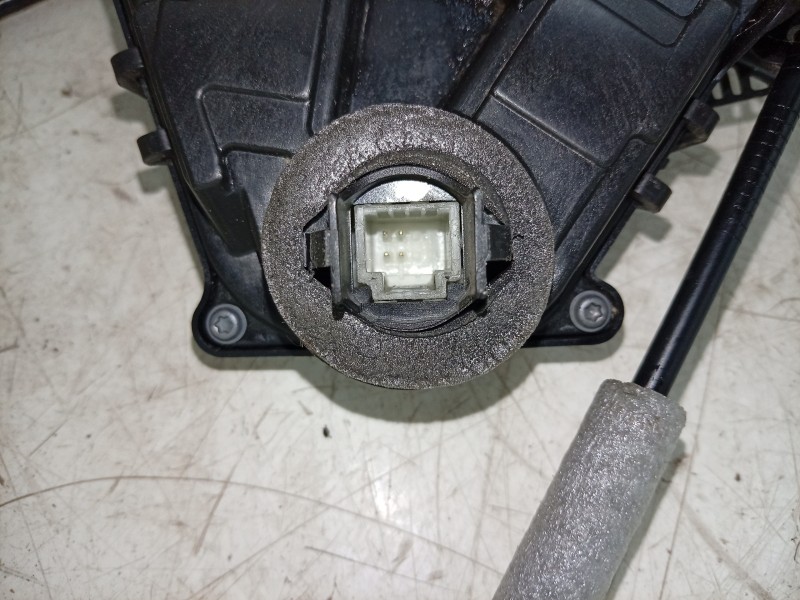 Recambio de cerradura puerta delantera derecha para renault express furgón/monospace 1.5 blue dci 75 (f6aa) referencia OEM IAM  