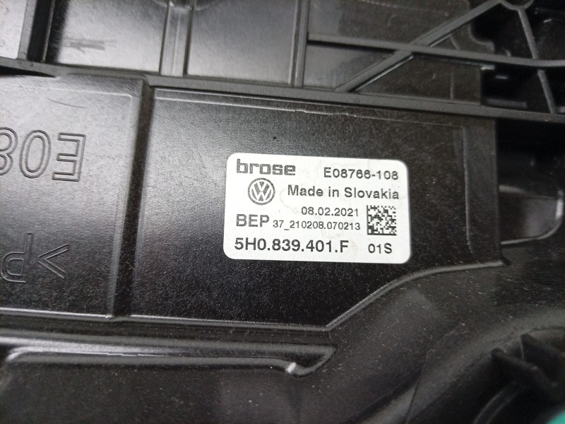 Recambio de elevalunas trasero izquierdo para volkswagen golf viii (cd1, da1) 1.0 tsi referencia OEM IAM  5H0839401F 