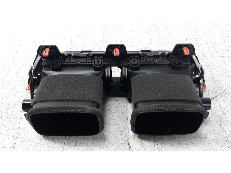 Recambio de rejilla aireadora para toyota corolla (e21) referencia OEM IAM 5567002830 5567002840 