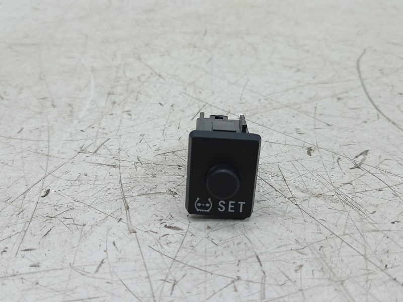 Recambio de interruptor para toyota land cruiser 3p 3.0 d-4d 190 cv referencia OEM IAM  8474660010 