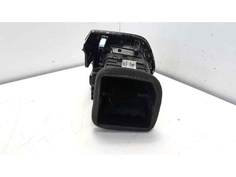 Recambio de rejilla aireadora para kia ceed 1.6 crdi cat referencia OEM IAM 97490J7100  