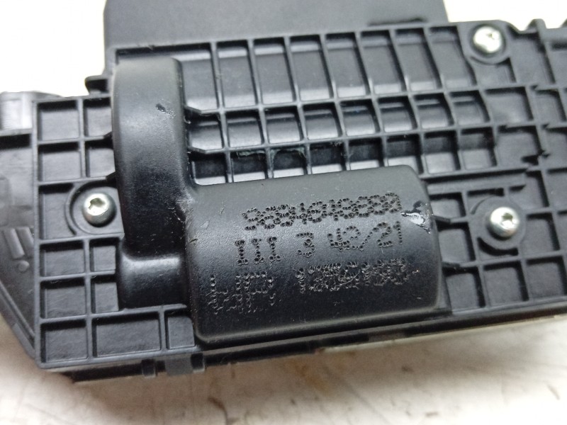 Recambio de cerradura maletero / porton para peugeot 208 ii (ub_, up_, uw_, uj_) 1.2 puretech 100 referencia OEM IAM  9151487499