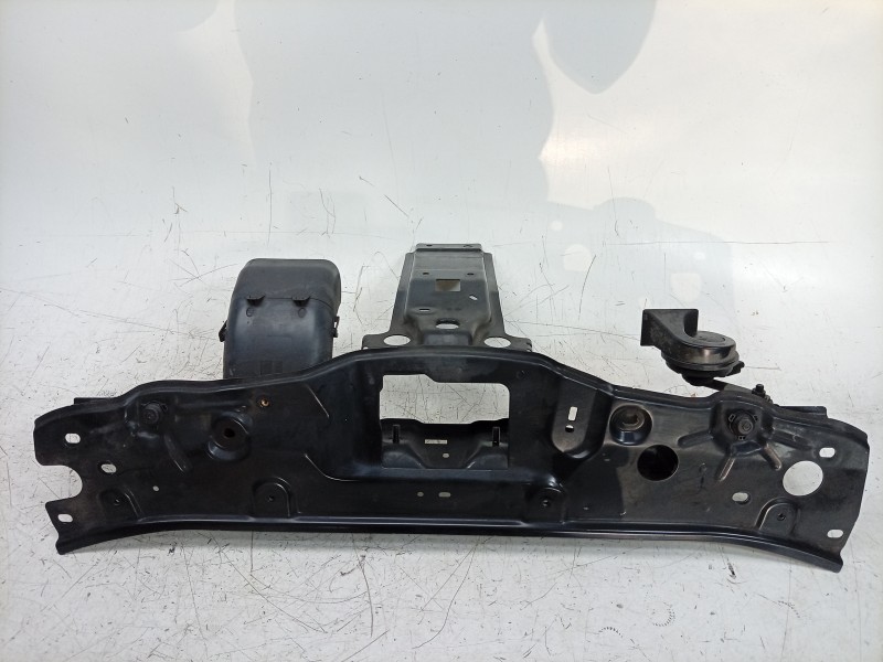 Recambio de travesaño superior para dacia sandero iii 1.0 tce 90 eco-g referencia OEM IAM  625129446R 