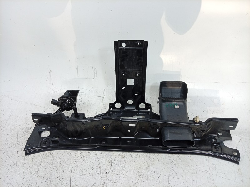 Recambio de travesaño superior para dacia sandero iii 1.0 tce 90 eco-g referencia OEM IAM  625129446R 