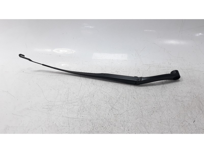 Recambio de brazo limpia delantero derecho para hyundai kona referencia OEM IAM 98321J9000  
