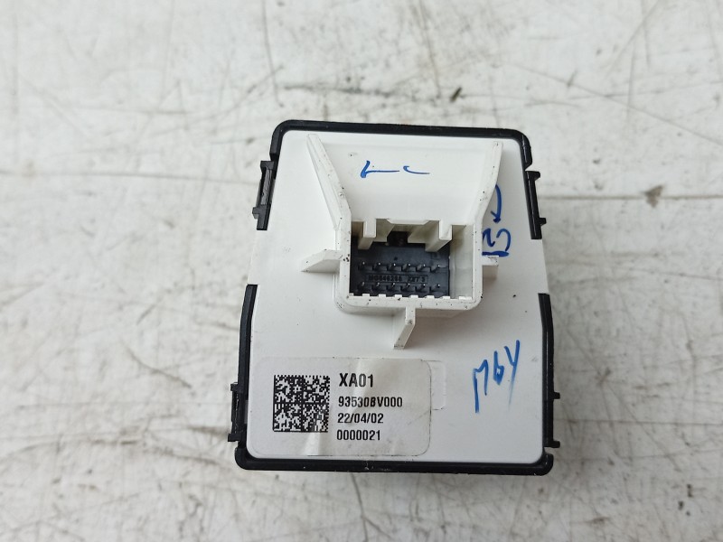 Recambio de mando retrovisor para hyundai i20 iii (bc3, bi3) 1.0 t-gdi referencia OEM IAM  93530BV000 