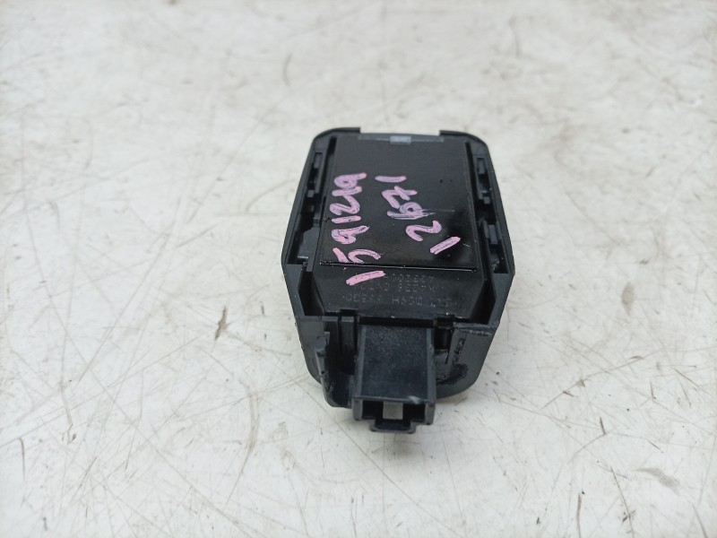 Recambio de sensor lluvia / luz para abarth 124 spider 1.4 (348) referencia OEM IAM  D09H665G0 