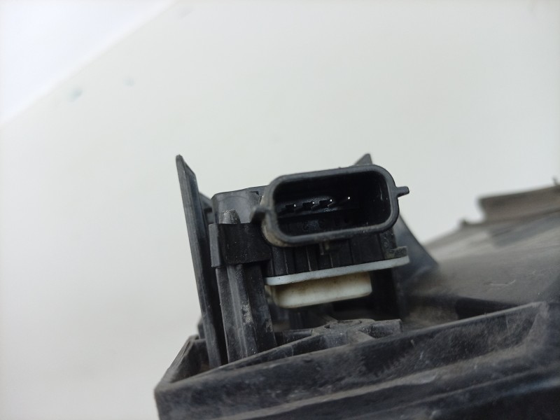 Recambio de canalizador de aire para dacia sandero iii 1.0 tce 90 eco-g referencia OEM IAM  214F60895R 