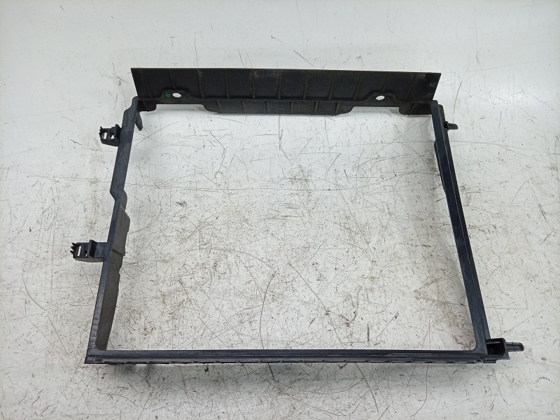 Recambio de canalizador de aire para dacia sandero iii 1.0 tce 90 eco-g referencia OEM IAM 165520951R 215594070R 