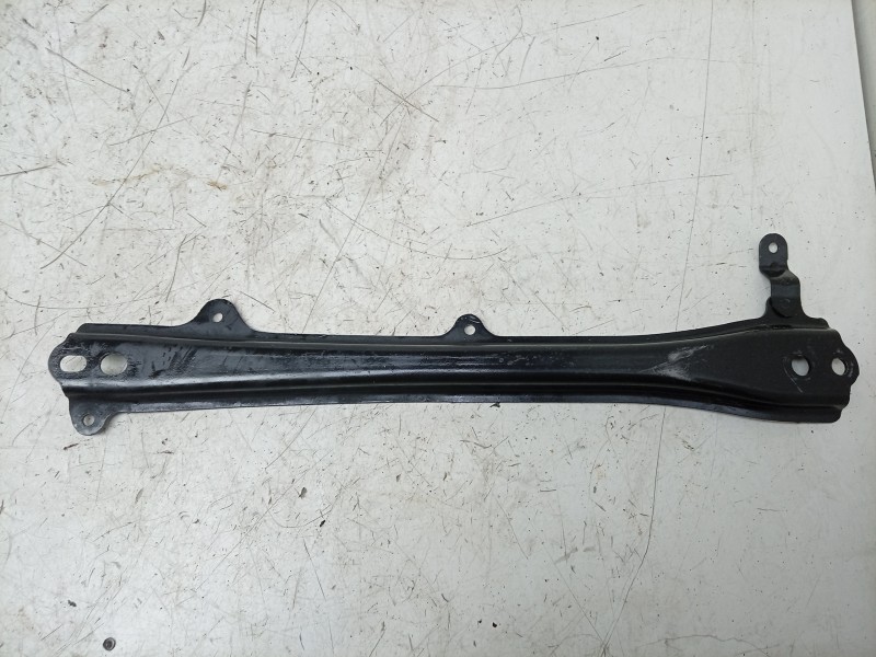 Recambio de travesaño inferior para toyota corolla hatchback (_e21_, _ea1_, _eh1_) 2.0 hybrid (mzeh12) referencia OEM IAM  51107