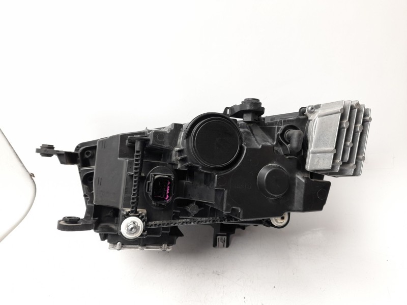 Recambio de faro derecho para seat ateca (khp) style xm referencia OEM IAM   
