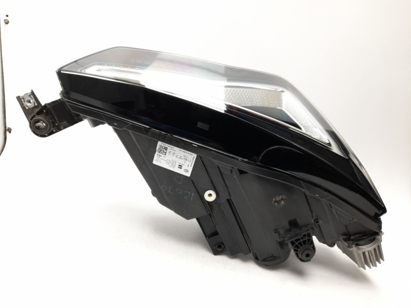 Recambio de faro derecho para seat ateca (khp) style xm referencia OEM IAM   