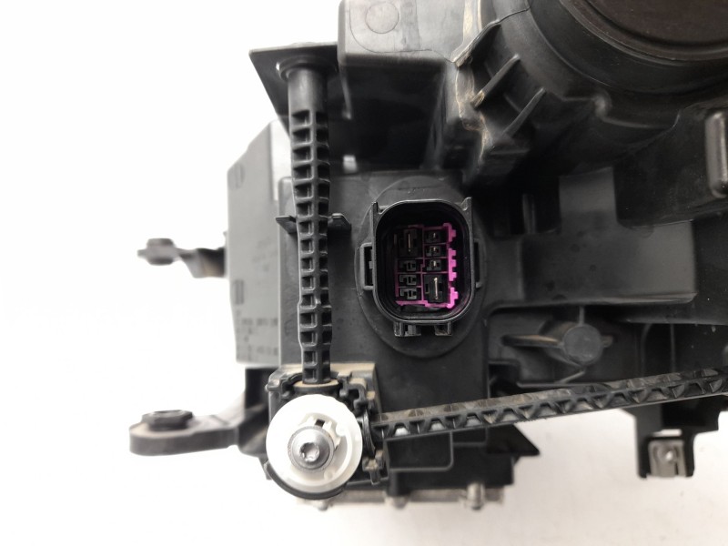 Recambio de faro derecho para seat ateca (khp) style xm referencia OEM IAM   