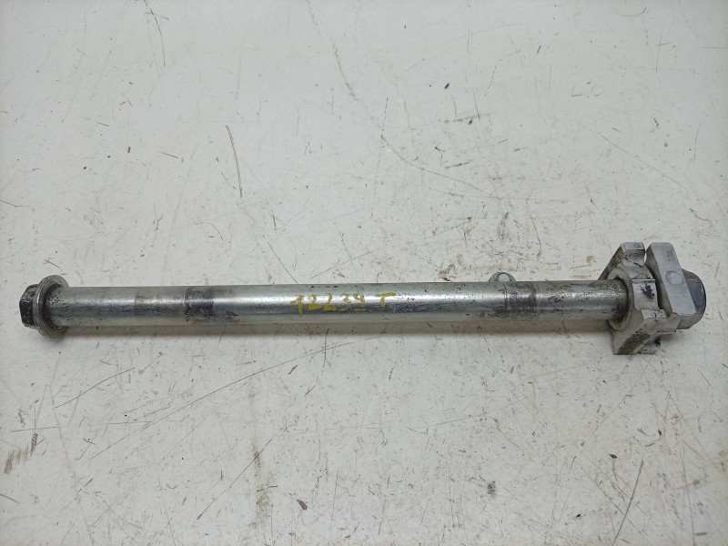 Recambio de eje de rueda para honda cbr (601cc - ) cbr 650 r (rh01) referencia OEM IAM  42301MKYD50 