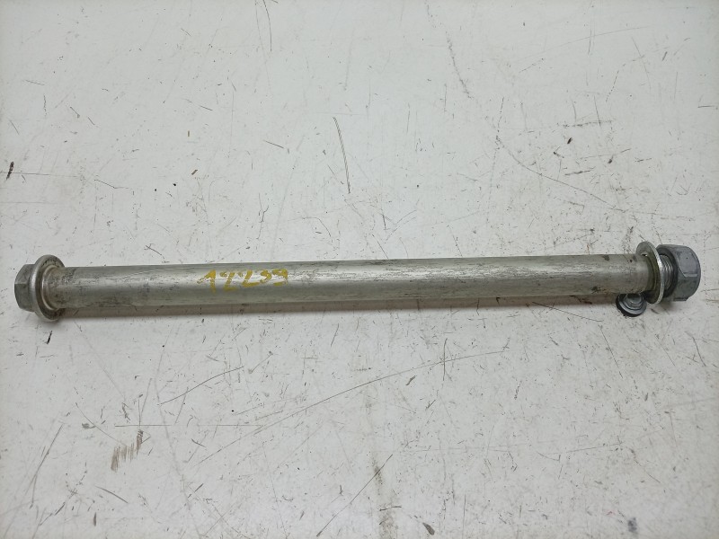 Recambio de eje trasero para honda cbr (601cc - ) cbr 650 r (rh01) referencia OEM IAM  52101MKND50 